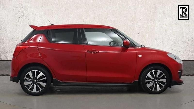 Begagnad Suzuki Swift 90 HK (66 kW) 2019 Röd Halvkombi