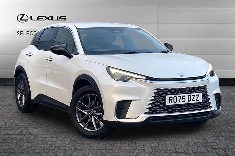 Used Lexus LBX 136 HP (100 kW) 2025 White SUV