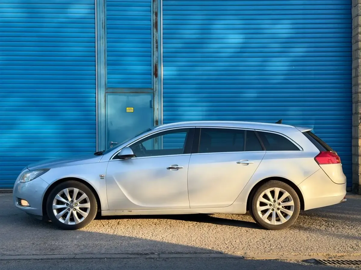 Second-hand Vauxhall Insignia Elite 2012 Argintiu Break
