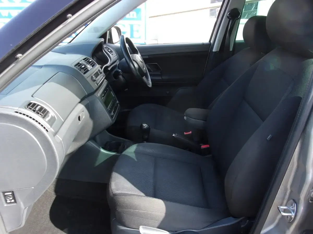 Used Skoda Fabia Elegance 105 HP (77 kW) 2012 Beige Hatchback
