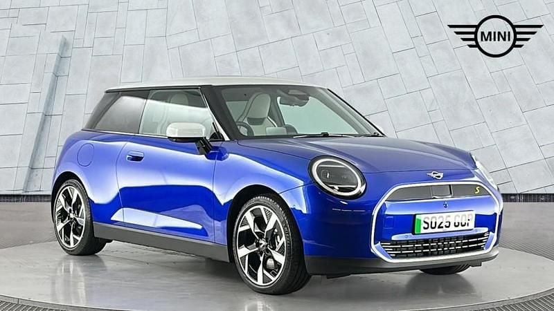 Blue New 2025 Mini Cooper SE Hatch Hatchback | £31,450 (Fair price) - Image 1/4