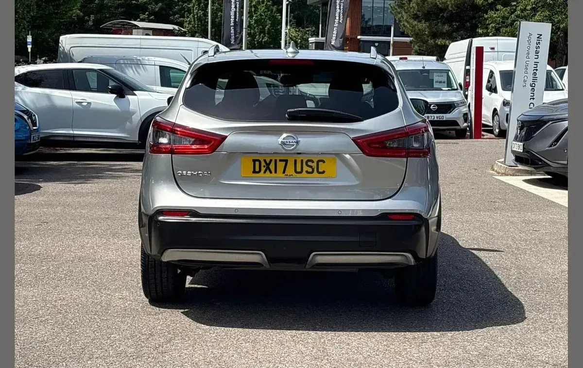 Used Nissan Qashqai Tekna 130 HP (95 kW) 2017 Silver SUV