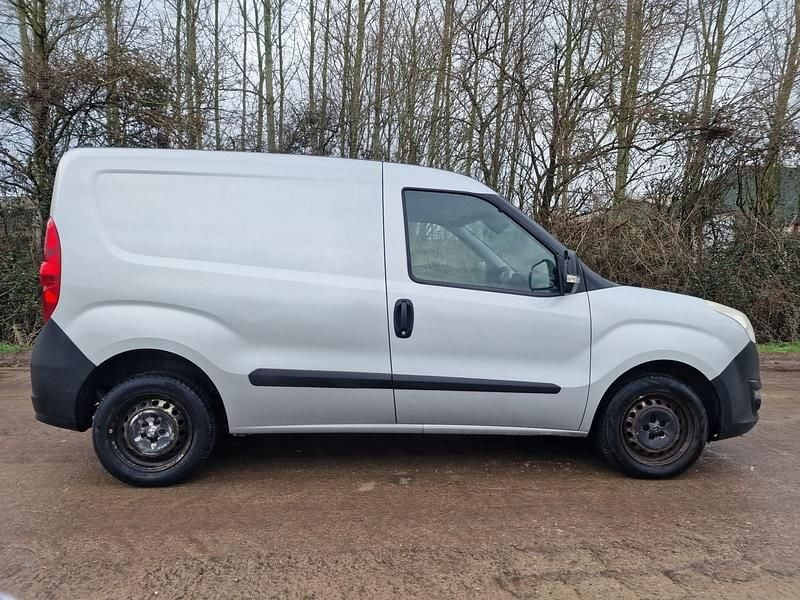 Used Vauxhall Combo 90 HP (66 kW) 2016 Silver MPV