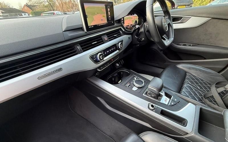 Used Audi S4 Design 354 HP (260 kW) 2018 Red Sedan