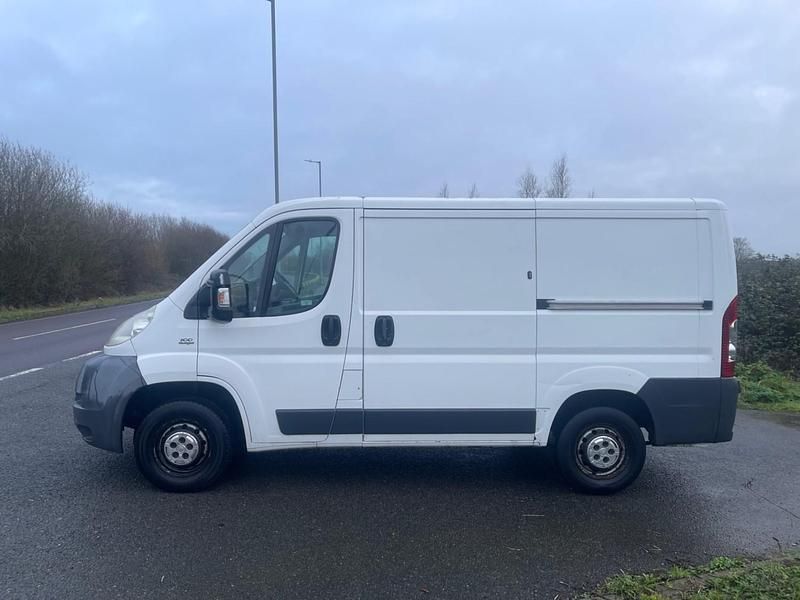 Used Fiat Ducato 100 HP (73 kW) 2011 White Van
