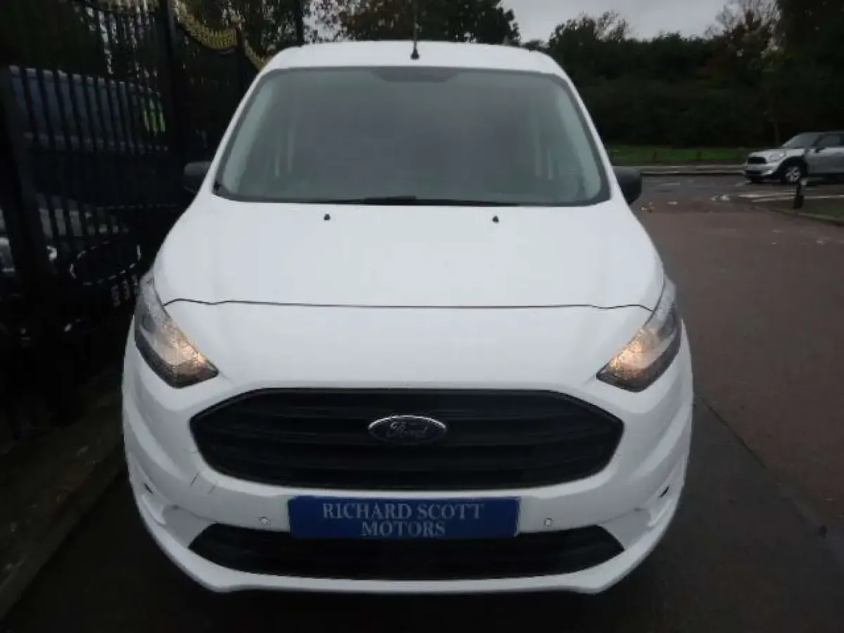 Used Ford Transit Connect Trend 100 HP (73 kW) 2021 White MPV