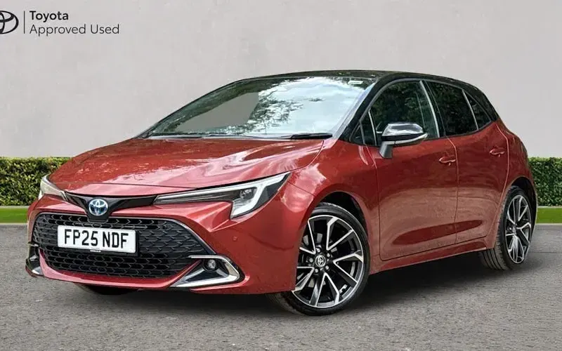 Used Toyota Corolla 178 HP (130 kW) 2025 Red Hatchback