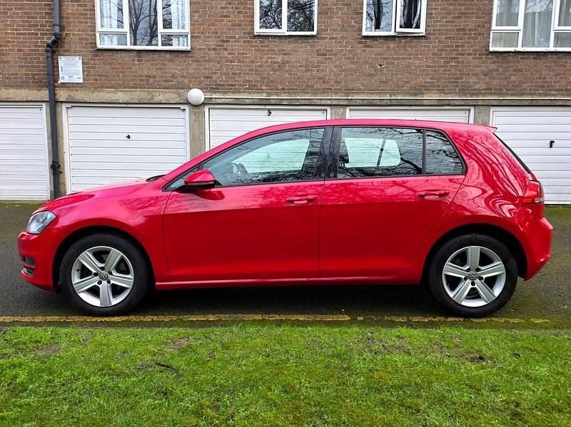 Used VW Golf VII Match 122 HP (89 kW) 2014 Red Hatchback