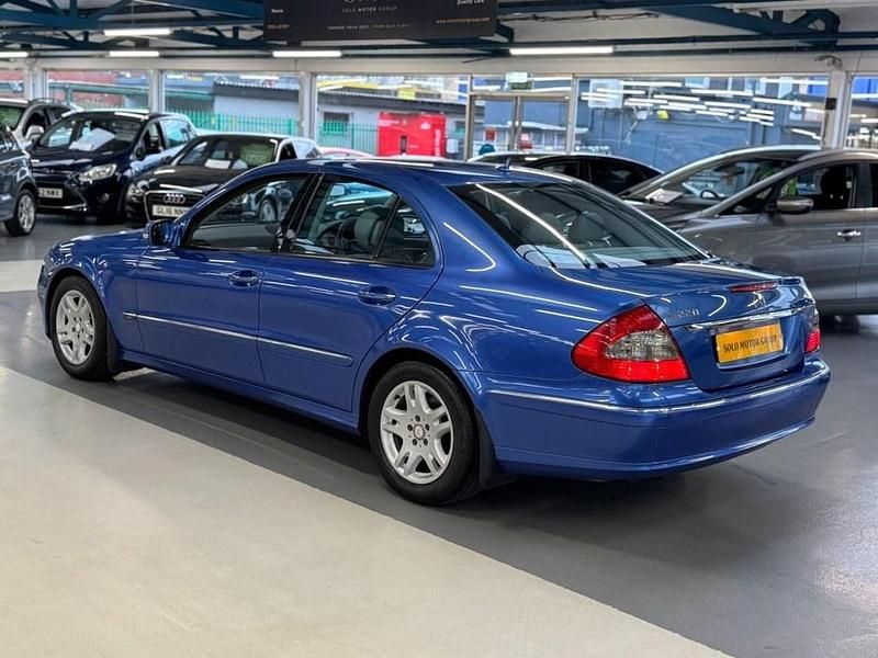 Used Mercedes E220 Avantgarde 170 HP (125 kW) 2007 Blue Sedan