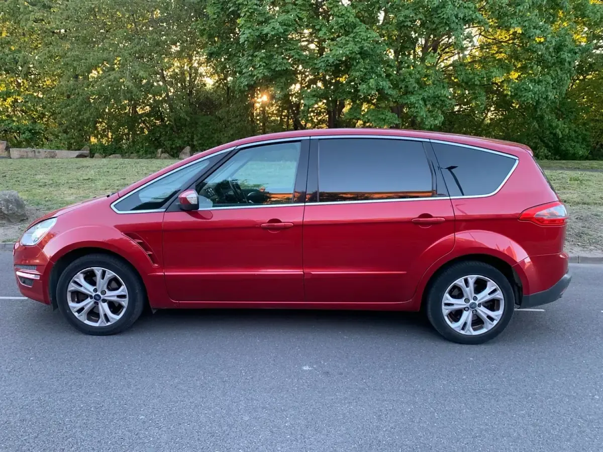 Usado Ford S-MAX Titanium 140 HP (102 kW) 2014 Vermelho Monovolume