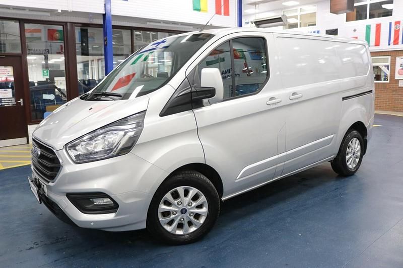 Used Ford Transit Custom Limited 130 HP (95 kW) 2019 Silver Van