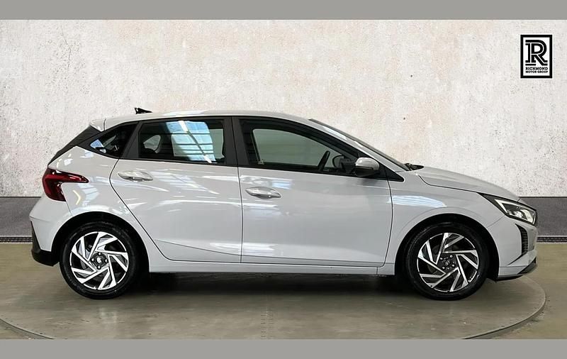 Used Hyundai i20 Advanced 99 HP (72 kW) 2024 Grey Hatchback