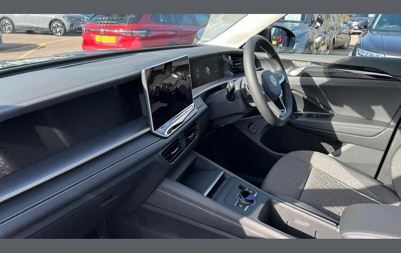 New VW Tayron Life 200 HP (147 kW) 2026 Black SUV