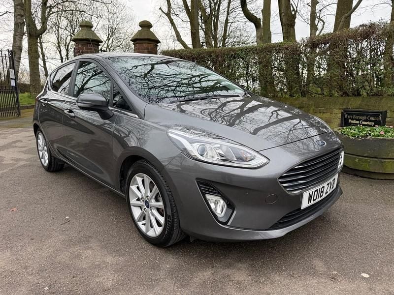 Used Ford Fiesta Titanium 100 HP (73 kW) 2018 Grey Hatchback
