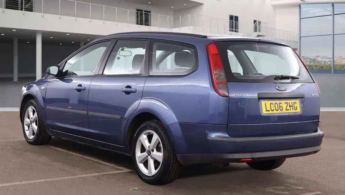 Used Ford Focus Zetec 142 HP (104 kW) 2006 Blue Estate
