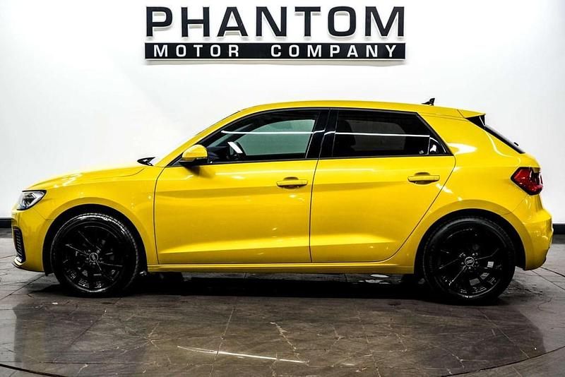 Used Audi A1 Sportback Sport 110 HP (80 kW) 2022 Yellow Hatchback