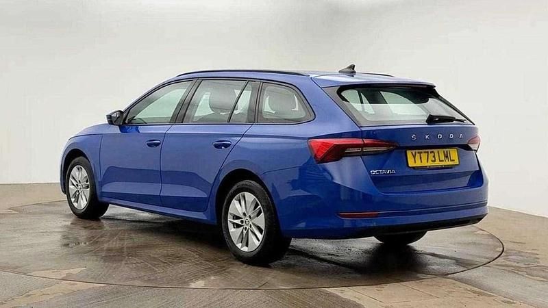 Gebraucht Skoda Octavia SE Technology 110 PS (80 kW) 2023 Blau Kombi