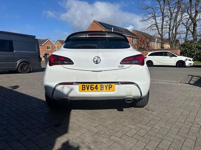 Used Vauxhall Astra GTC SRi 2014 White Hatchback