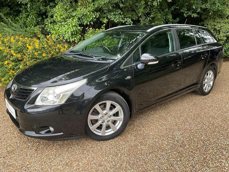 Used Toyota Avensis 150 HP (110 kW) 2009 Black Estate