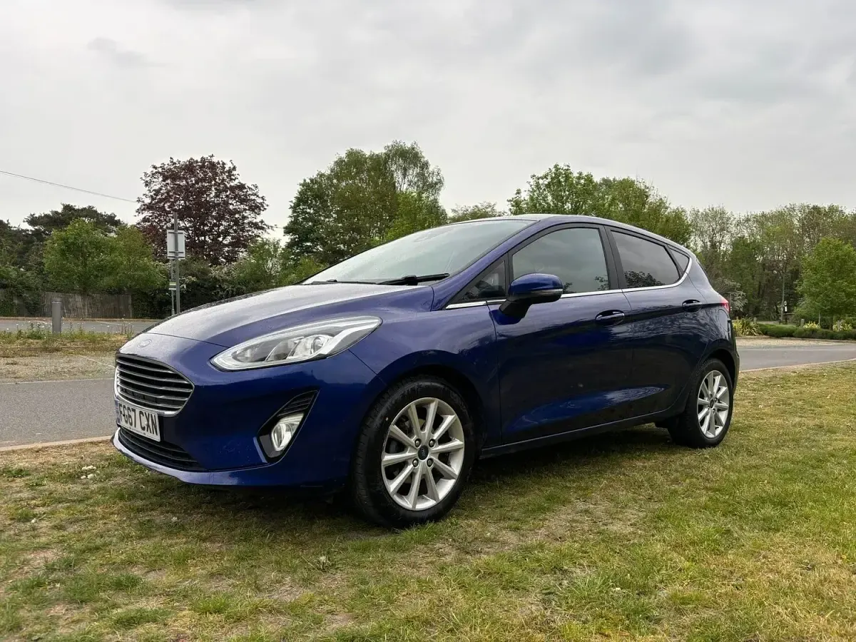 Used Ford Fiesta Titanium 100 HP (73 kW) 2017 Blue Hatchback