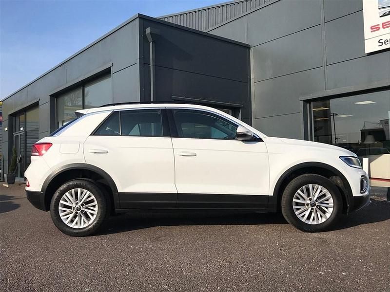 Used VW T-Roc Life 150 HP (110 kW) 2023 White SUV