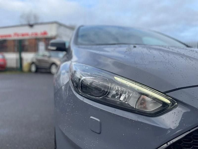 Used Ford Focus ST 185 HP (136 kW) 2017 Grey Hatchback