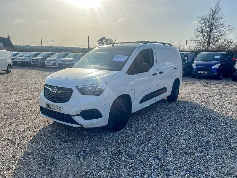 Used Vauxhall Combo Sportive 100 HP (73 kW) 2020 White MPV