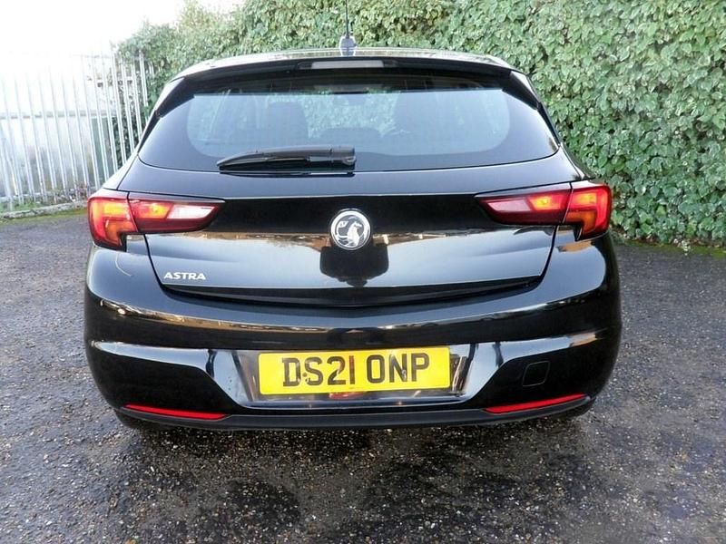 Used Vauxhall Astra Business Edition 105 HP (77 kW) 2021 Black Hatchback