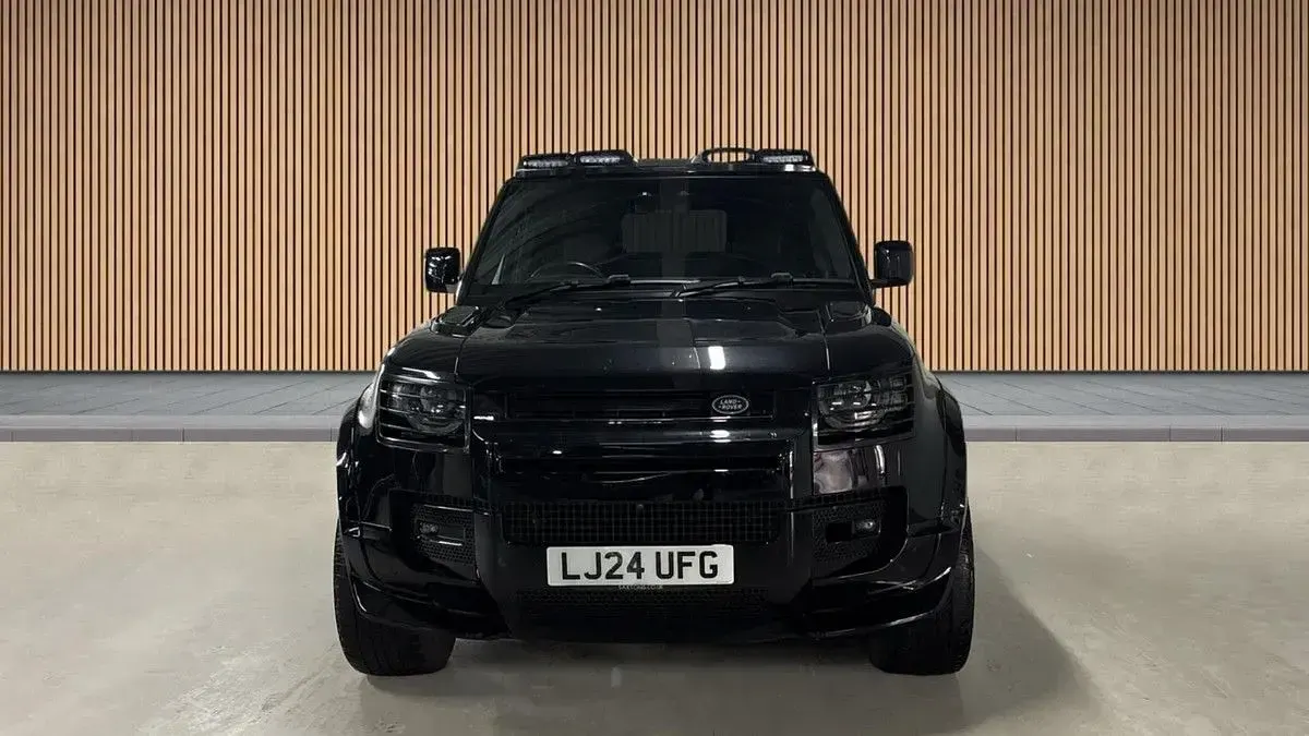 Used Land Rover Defender HSE Dynamic 2024 Black SUV
