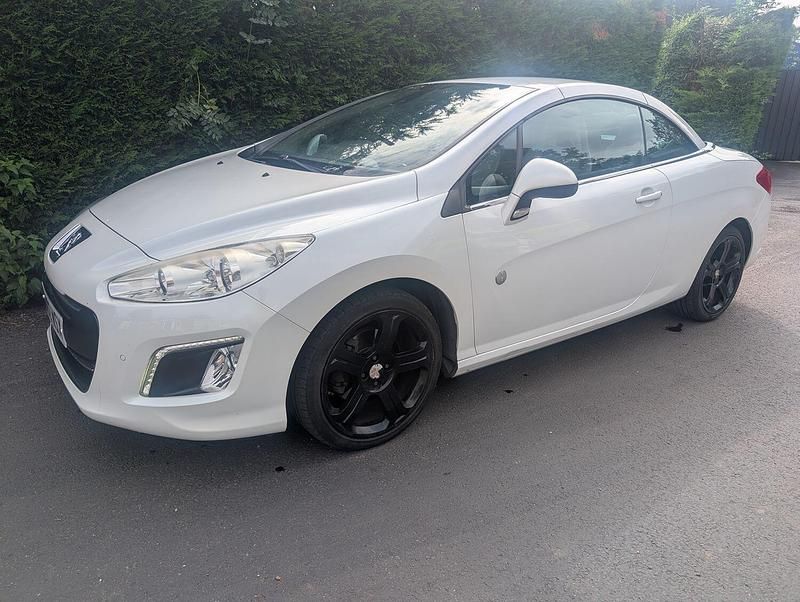 Used Peugeot 308 CC Roland Garros 156 HP (114 kW) 2013 White Cabriolet