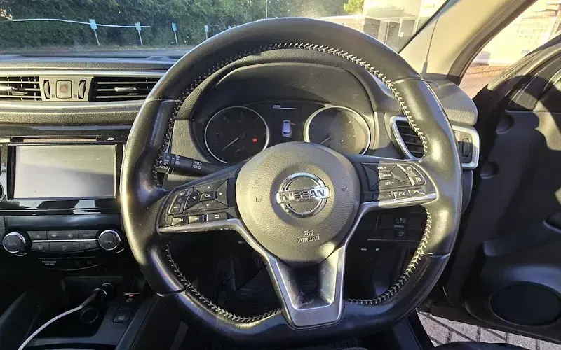 Used Nissan Qashqai Acenta Premium 116 HP (85 kW) 2019 Black SUV