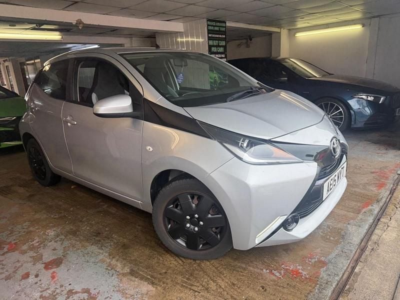 Silver Used 2015 Toyota Aygo X-play Hatchback | £4,290 (Fair price) - Image 1/4