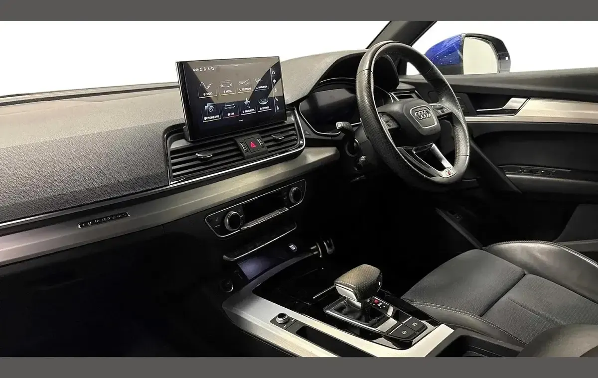 Used Audi Q5 S-Line 261 HP (191 kW) 2023 Blue SUV
