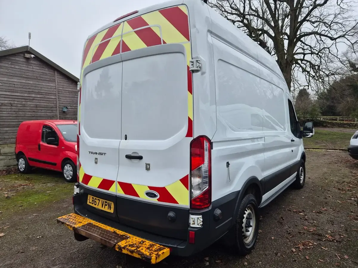 Used Ford Transit 130 HP (95 kW) 2018 White MPV