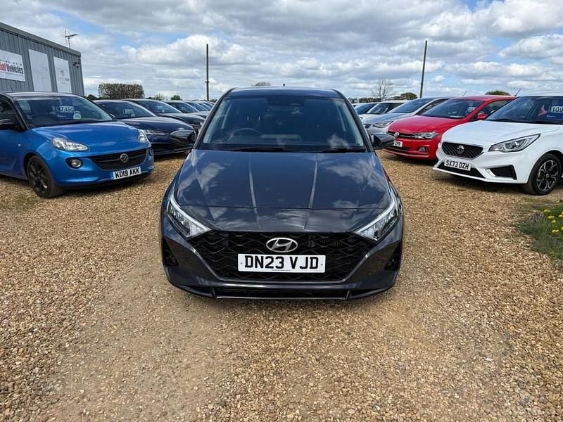 Used Hyundai i20 Premium 100 HP (73 kW) 2023 Grey Hatchback