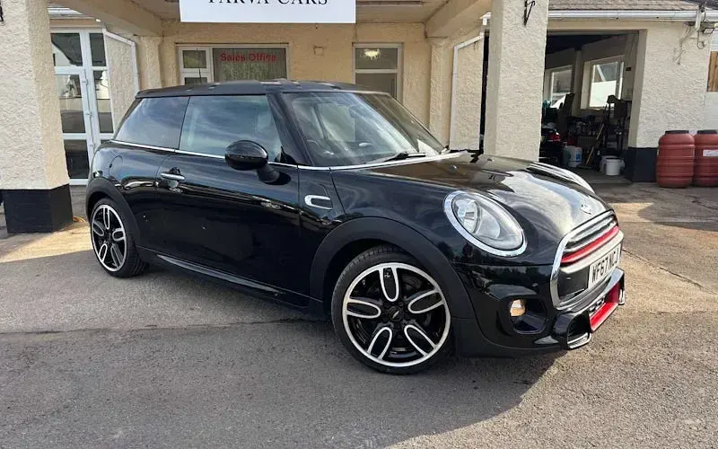 Used Mini ONE Hatch 102 HP (75 kW) 2017 Black Hatchback