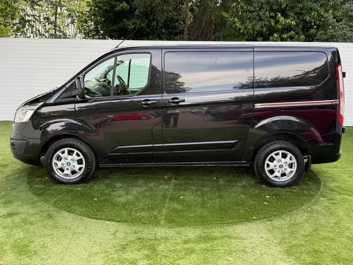 Used Ford Transit Custom Limited 125 HP (91 kW) 2014 Black Van