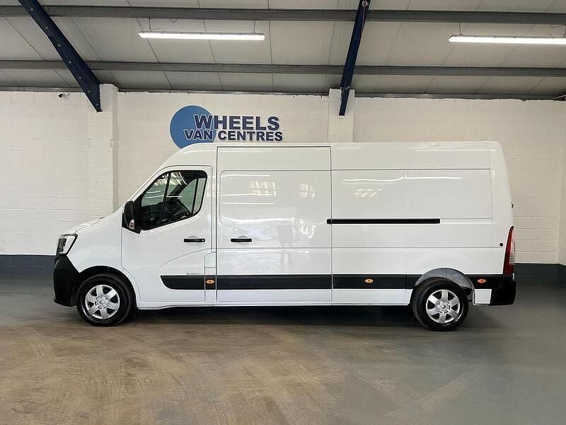 Used Renault Master Business 2023 White Van