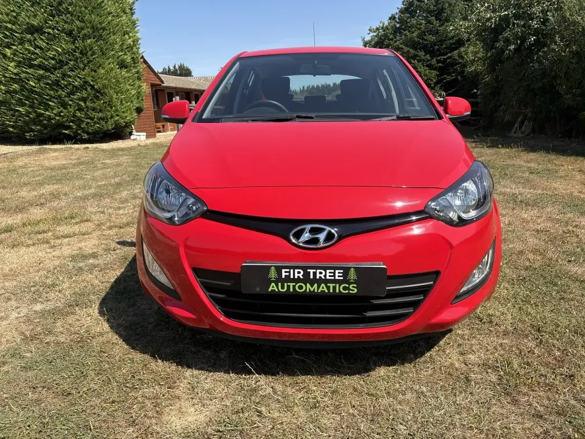 Used Hyundai i20 Active 99 HP (72 kW) 2014 Red Hatchback