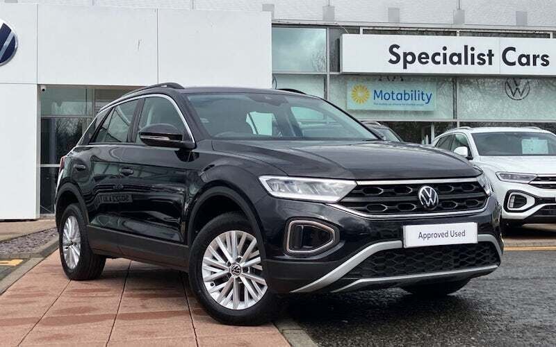 Used 2024 VW T-Roc Life SUV | £18,795 (Fair price) - Image 1/4