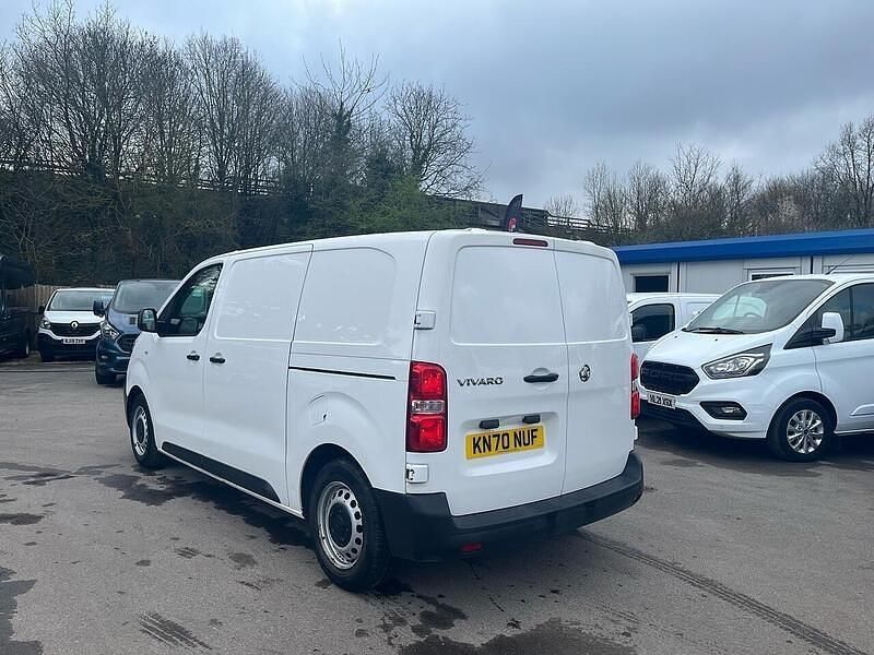 Used Vauxhall Vivaro Edition 120 HP (88 kW) 2020 White MPV