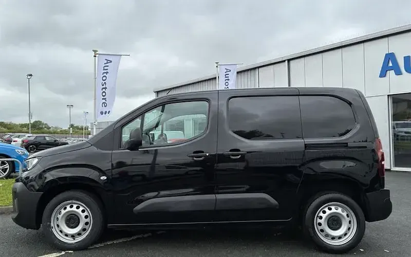 Used Peugeot Partner 102 HP (75 kW) 2025 MPV