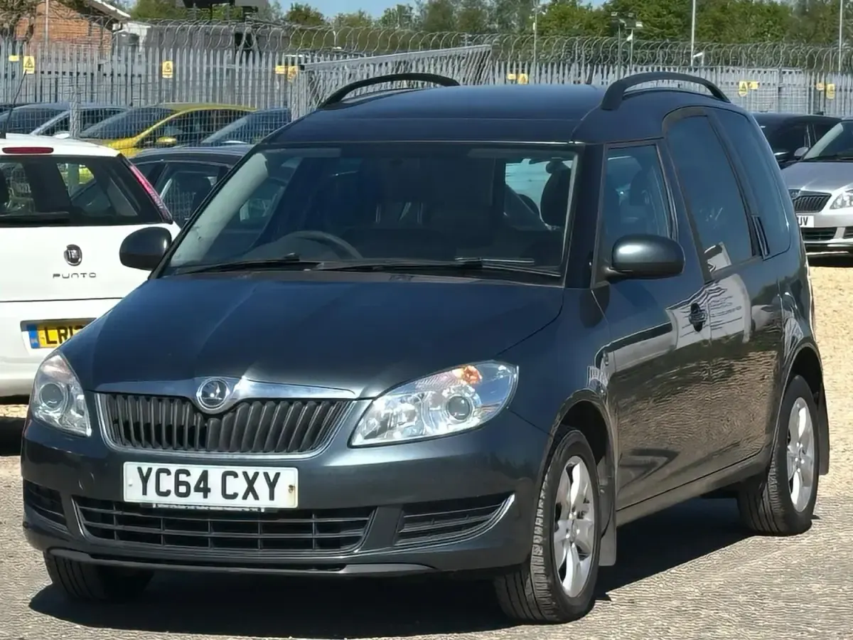 Usado Skoda Roomster SE 105 HP (77 kW) 2014 Cinzento Monovolume