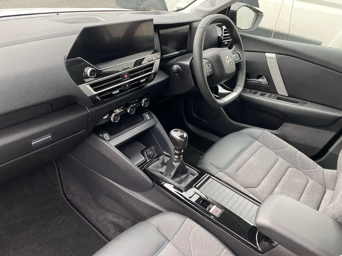 Used Citroën C4 PureTech 130 HP (95 kW) 2023 White SUV