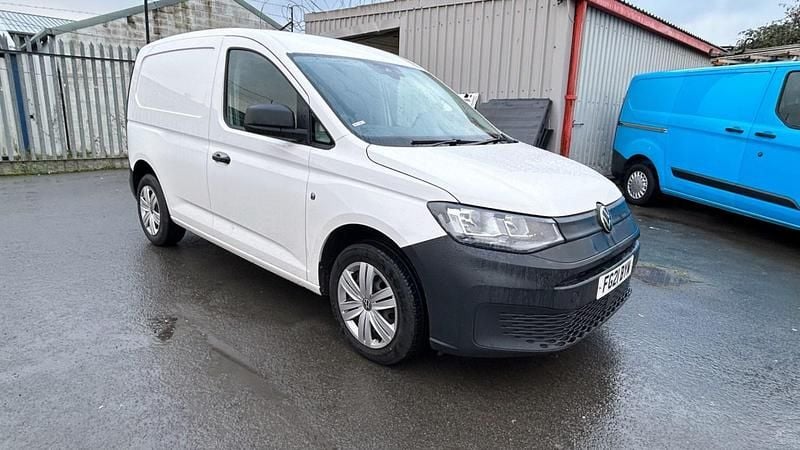 Usado VW Caddy 102 HP (75 kW) 2021 Branco Monovolume