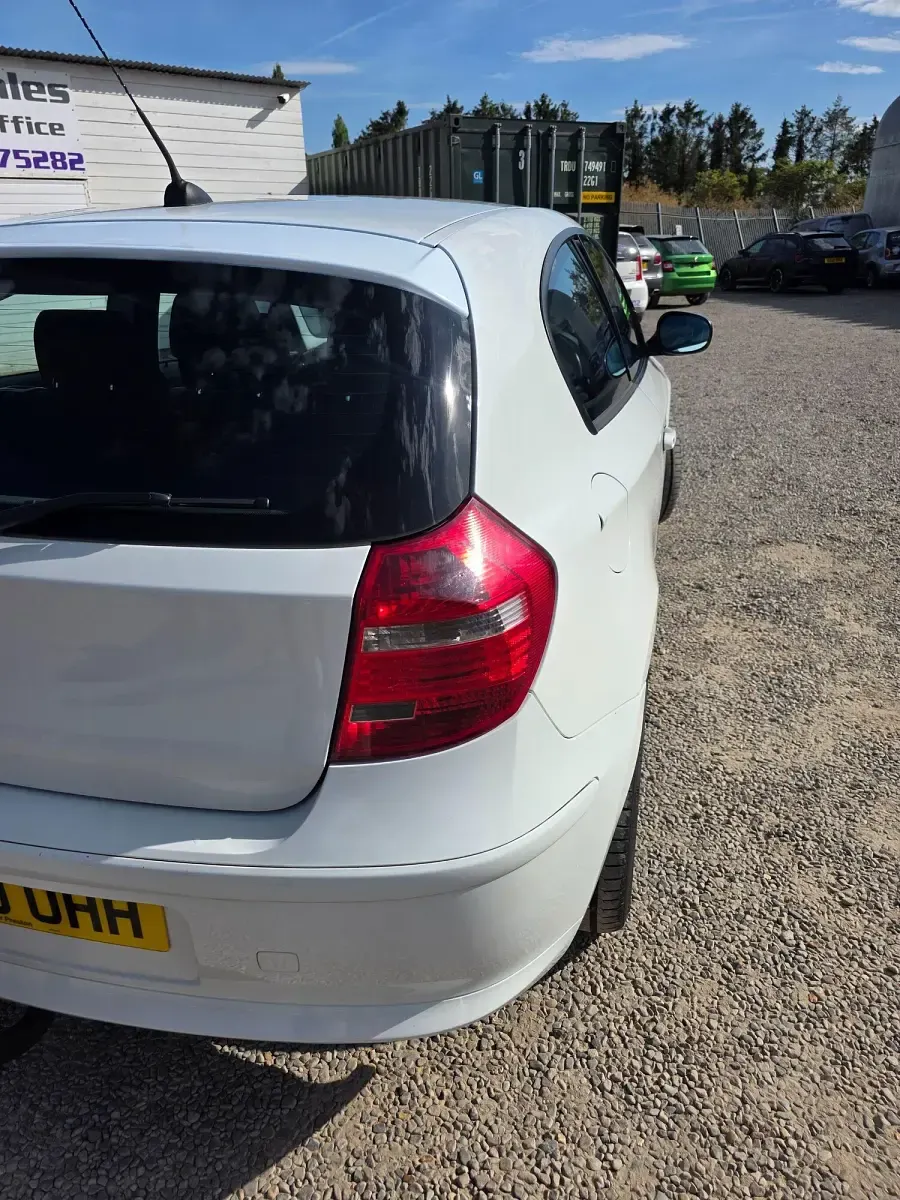 Used BMW 116 Sport Line 2010 White Hatchback