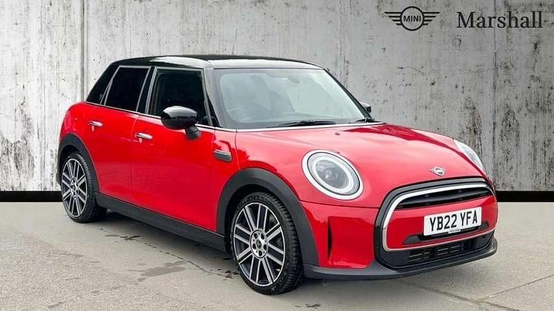 Chili red Used 2022 Mini Cooper Exclusive Hatchback | £17,998 (Fair price) - Image 1/4