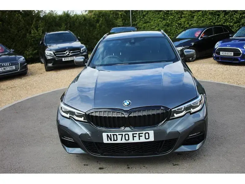 Usado BMW 320 M Sport 2021 Gris Familiar