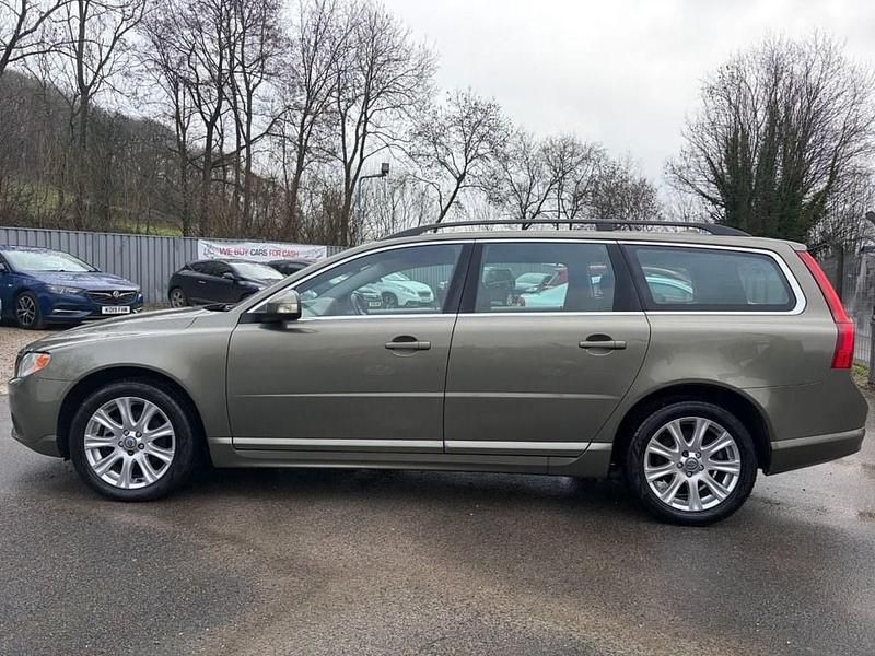 Used Volvo V70 SE 136 HP (100 kW) 2009 Green Estate