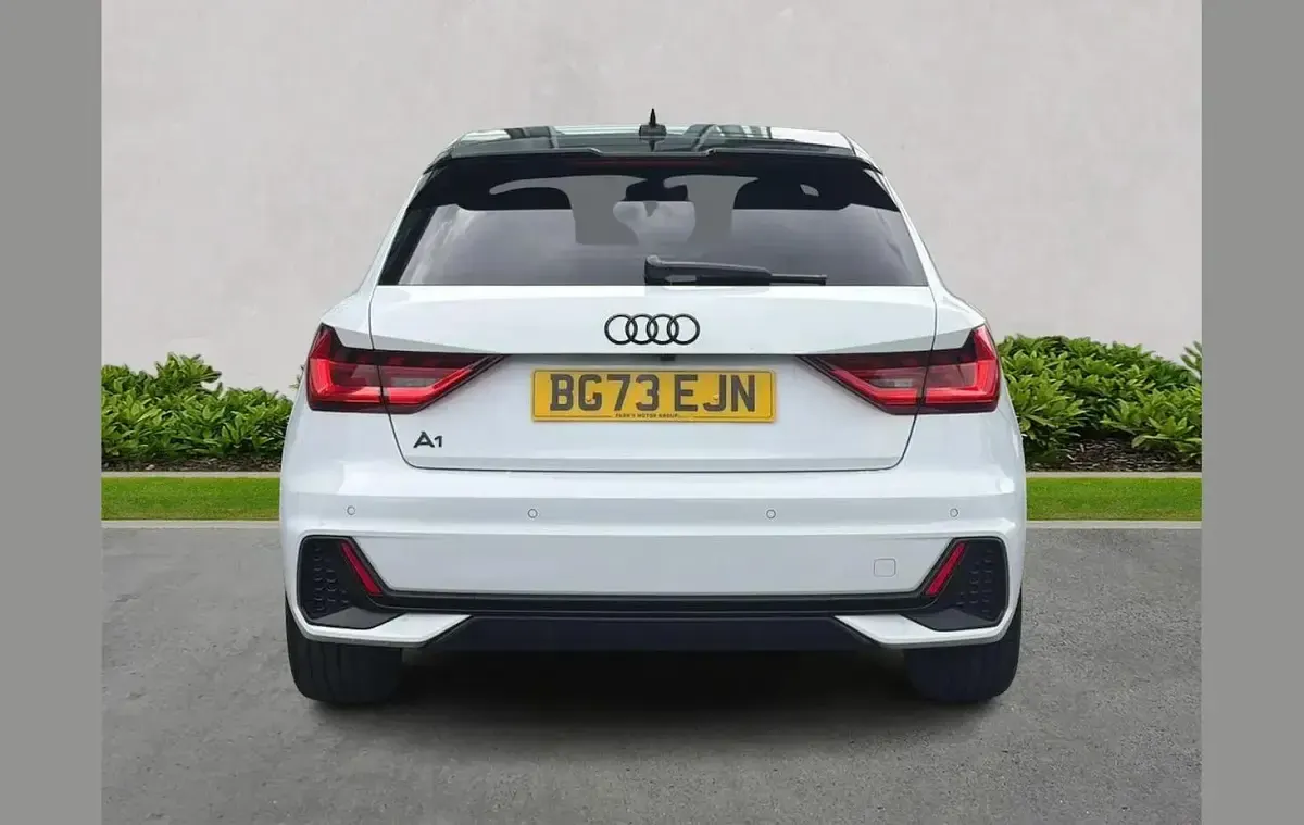 Used Audi A1 Black Edition 108 HP (79 kW) 2023 White SUV